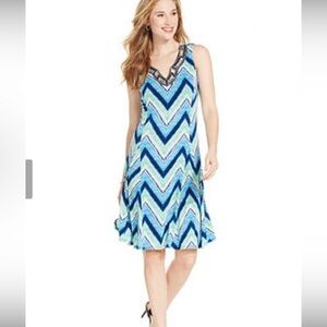 JM Collection Dress L
Teal Chevron Print
Beaded V-Neck
Sleeveless Beachy